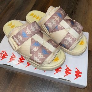 Kappa size 9 slides comes with box